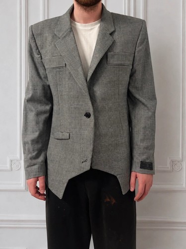 Vetements guram gvasalia - vetements,